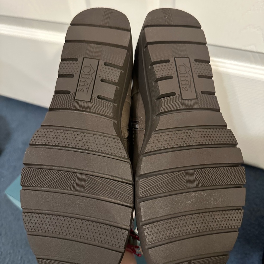 NEW CLIFFS BOOTIES - Picture 4 of 5